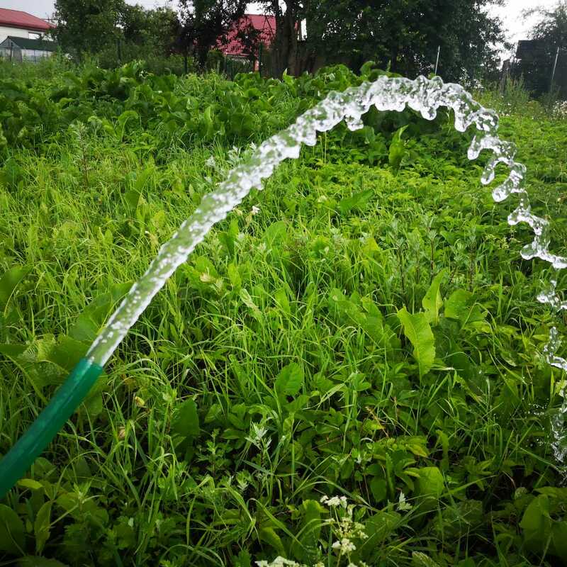 Ūdens dārza laistīšanai no spices.